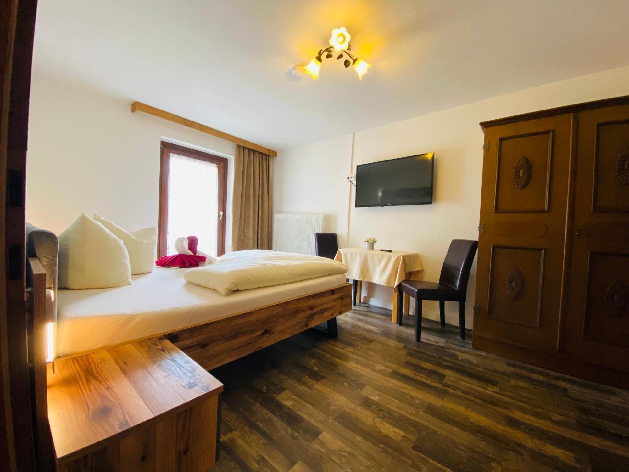 Pension Jagerhof - Sommercard Inkl - 5 Min Zum Hochzeiger イェルツェンス エクステリア 写真