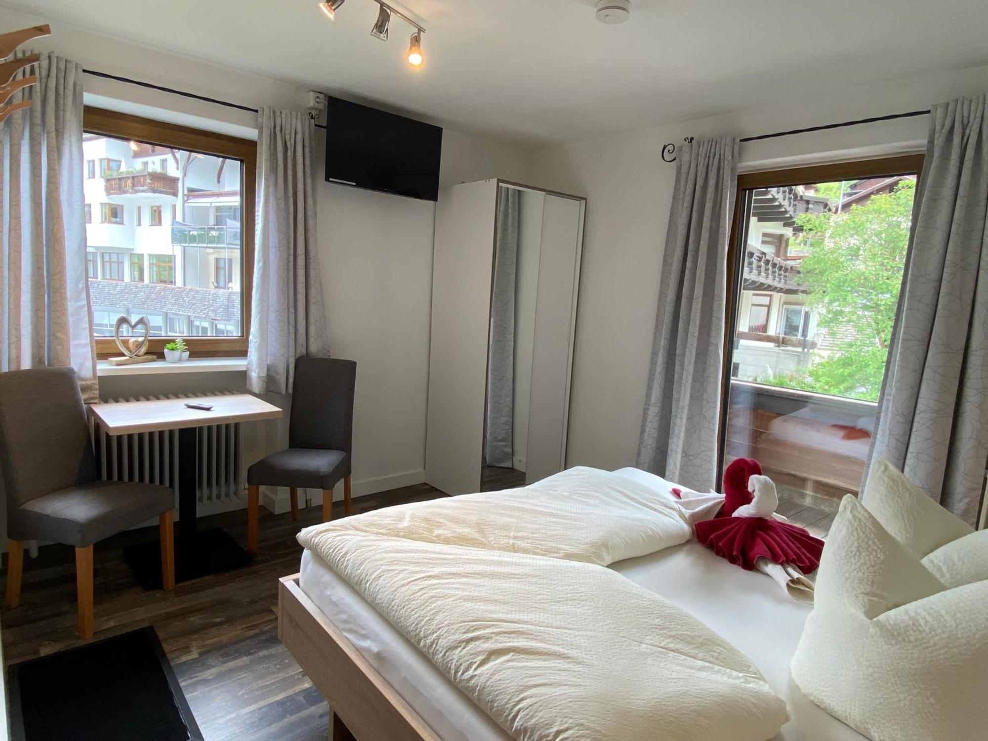 Pension Jagerhof - Sommercard Inkl - 5 Min Zum Hochzeiger イェルツェンス エクステリア 写真